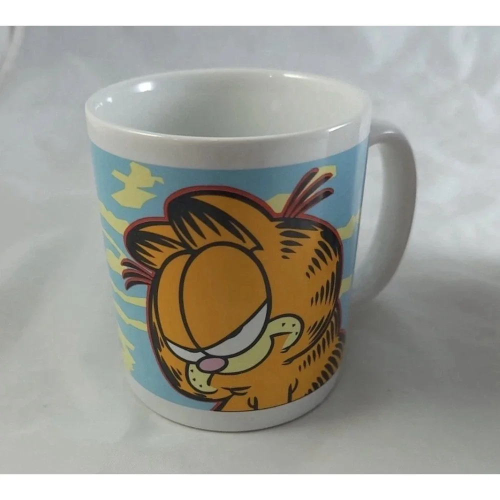 Garfield paws don